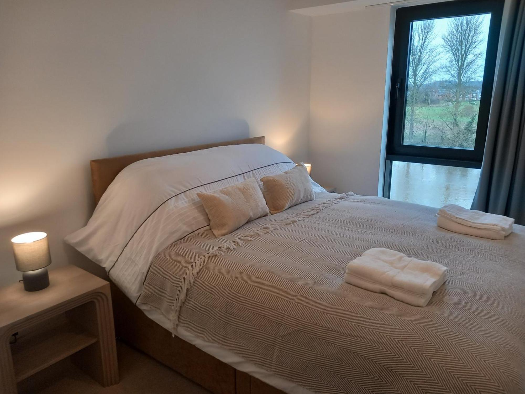 Modern And Spacious River View With Parking Nottingham